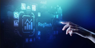 RegTech Düzenleme Uyum Finansal kontrol Sanal ekran üzerinde modern internet teknolojisi kavramı.