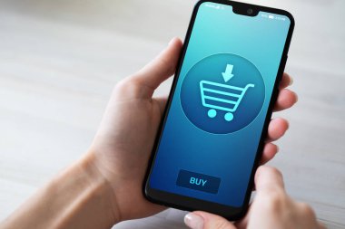 E-ticaret Online cep telefonu ekran üzerinde alışveriş.