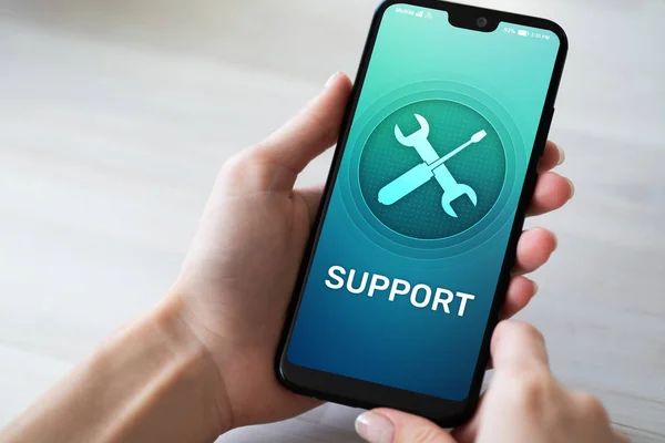 Поддержка, иконка обслуживания клиентов на экране мобильного телефона. Call-центр, круглосуточная помощь . — стоковое фото