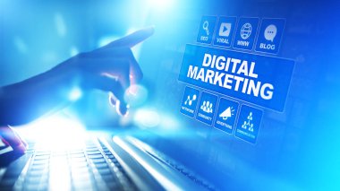 Dijital pazarlama, çevrimiçi reklam, SEO, SEM, SMM. İş ve İnternet kavramı.