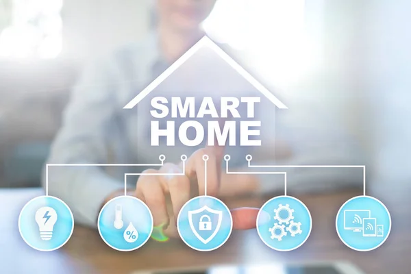 Interfaccia digitale Smart Home sullo schermo virtuale. Concetto di tecnologia Internet e automazione . — Foto Stock