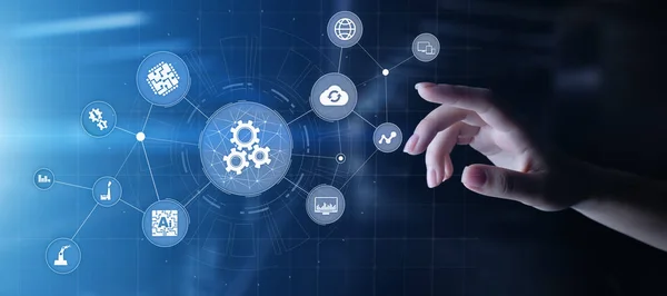 Automatización del proceso de fabricación empresarial e industrial. Concepto de innovación tecnológica y desarrollo de software en pantalla virtual . — Foto de Stock