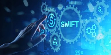 SWIFT uluslararası ödeme sistemi finans teknolojisi bankacılık ve sanal ekranda para transferi konsepti.