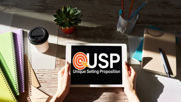 USP - Уникальные предложения по продаже. Концепция бизнеса и финансов на экране устройства. — стоковое фото