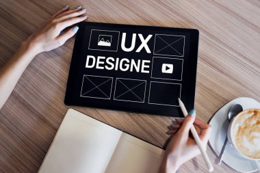 UX Tasarım. Kullanıcı deneyimi tasarımcısı, Web ve uygulama geliştirme. İnternet ve teknoloji kavramı.