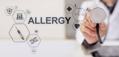 Alerji tanı tıbbi ve sağlık kavramı Doktor stetoskop ile.