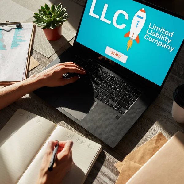 LLC Limited Liability Company. Obchodní strategie a technologický koncept. — Stock fotografie