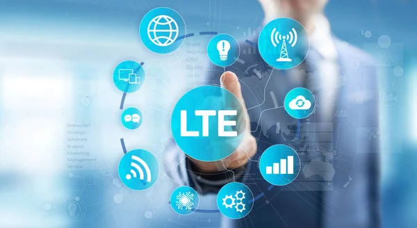 虚拟屏幕上的LTE频带、移动互联网和电信技术概念. — 图库照片
