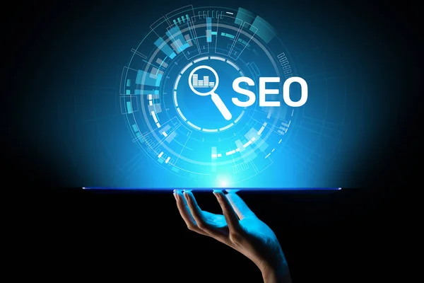SEO - пошукова оптимізація, концепція цифрового інтернет-маркетингу на віртуальному екрані . — стокове фото