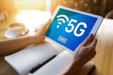 5g Hızlı mobil internet bağlantısı, Ne nesli iletişim ve modern teknoloji kavramı.