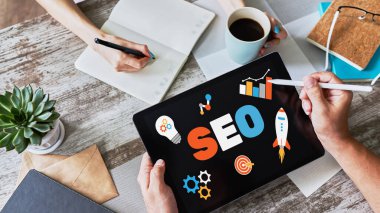 SEO Arama Motoru optimizasyonu. İş ve dijital pazarlama kavramı.