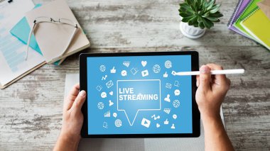 Ekrandan canlı yayın. Yayın. İnternet pazarlama kavramı.