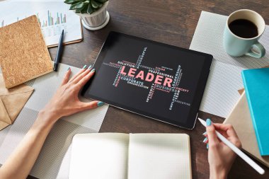 Lider, Liderlik kavramı kelime bulutu, aygıt ekranında.