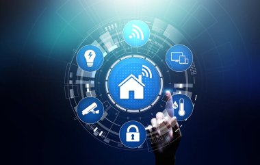 Sanal ekrandaki akıllı ev kontrol paneli. IOT ve Otomasyon teknolojisi kavramı.