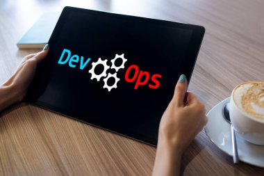 DevOps - Yazılım inşaatının her aşamasında Otomasyon ve izleme döngüleri.