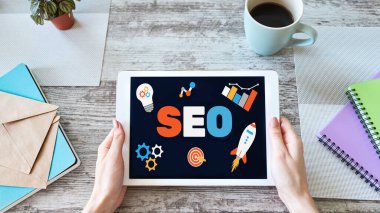 SEO Arama Motoru optimizasyonu. İş ve dijital pazarlama kavramı.