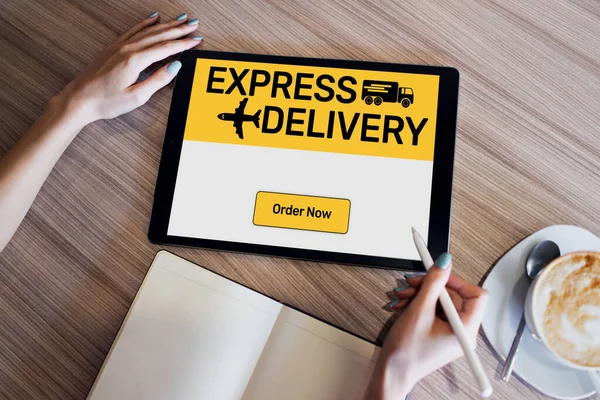 Formulário de entrega expresso na tela, transporte e conceito logístico. Compras online. — Fotografia de Stock