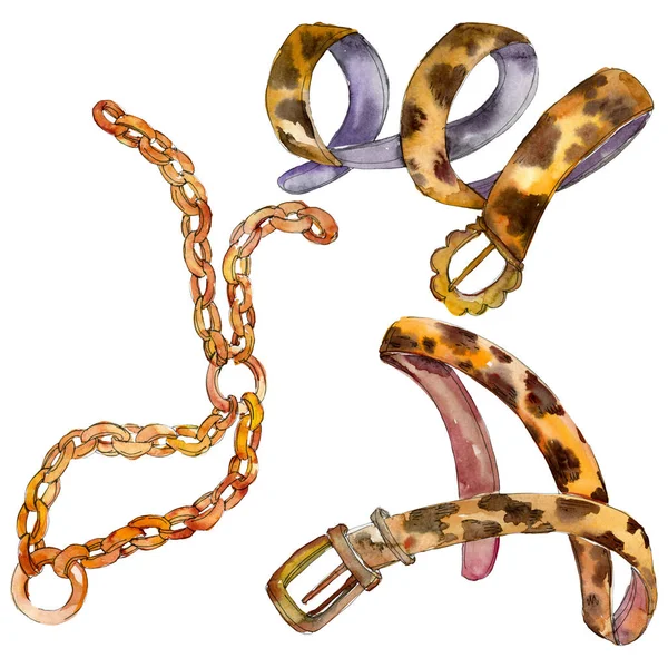 Cinturones de cuero y cadena dorada dibujan ilustración de moda en un fondo de estilo acuarela. Elemento de cinturón aislado . — Foto de Stock