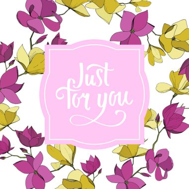 Vektör Magnolia çiçek botanik çiçekler. Mor ve sarı oyma mürekkep sanatı. Çerçeve kenarlık süs karesi.