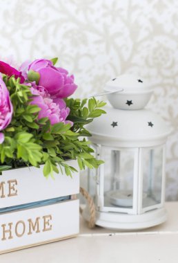 Mezarda pembe peonies buket