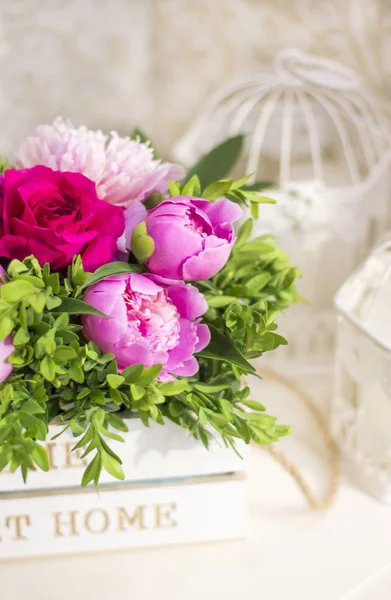 Bouquet Pink Peonies Wooden Box — Stock Photo, Image