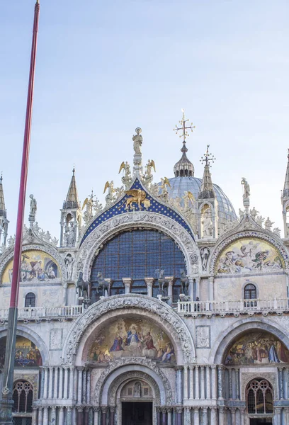 Εξωτερικό Του Καθεδρικού Ναού Του Αγίου Μάρκου Στη Βενετία Ιταλία — Φωτογραφία Αρχείου