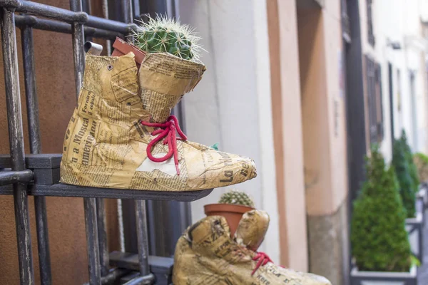 Rome Italy September 2018 Flowers Boots Street — Stock Photo, Image