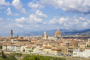 Floransa şehir ve Piazzale Michelangelo Katedrali'nin manzarayı