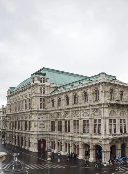 Street View Vienna State Opera Cloudy Day — Stock Photo, Image