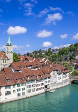 Bern görünümünü. Aare Nehri. Kilise Nidde Kirche