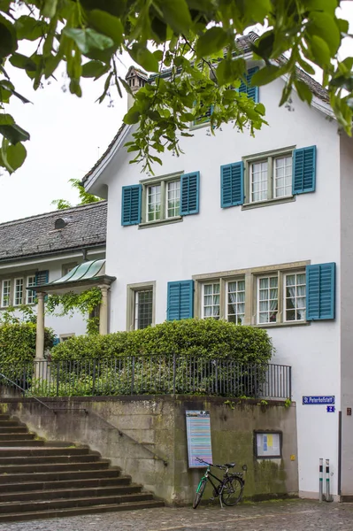 Architektura Zurychu Fasada Domu Okna Okiennicami Ulice Zurych — Zdjęcie stockowe