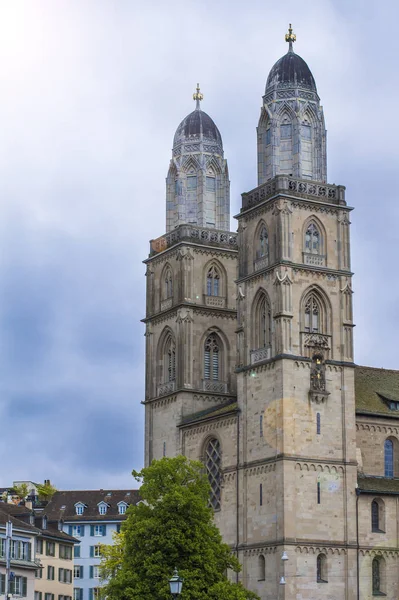 Grossmunster Ρομανικός Καθεδρικός Ναός Στη Ζυρίχη Θέα Του Γκροσνστερ Αρχιτεκτονική — Φωτογραφία Αρχείου