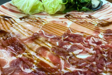 Dilimlenmiş domuz yaka yakın çekim