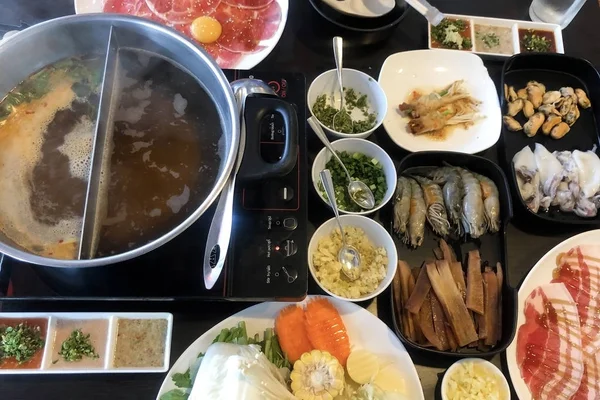 Makanan Piring Disiapkan Untuk Shabu Atau Sukiyaki — Stok Foto