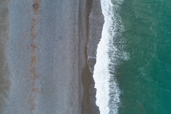 Karadeniz Sahil Kobuleti yakınındaki kıyı şeridi. Gürcistan.