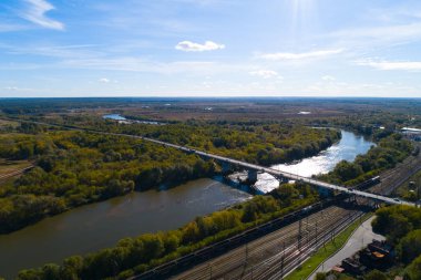 Vladimir şehir Klyazma Nehri üzerinde köprü. Hava fotoğrafçılığı.