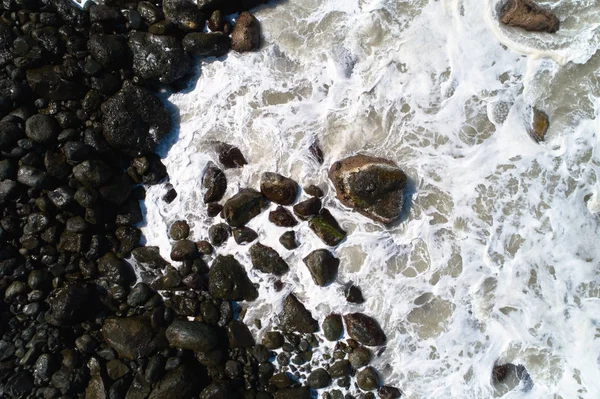 Піна Хвиль Скелястому Узбережжі Чорного Моря Аерофотозйомка — стокове фото