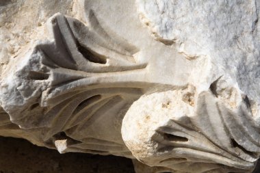 Yan ın İskenderun ilçesinde antik kalıntılar. Mimari.