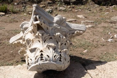 Yan ın İskenderun ilçesinde antik kalıntılar. Mimari.