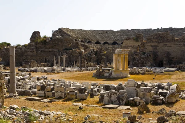 Side Antik kenti taş kalıntıları. Türkiye.