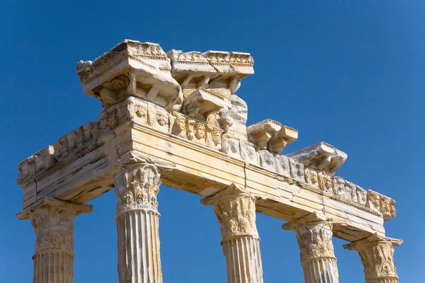 Side Antik Apollon Tapınağı kalıntıları. Türkiye.