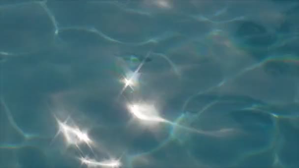 池水水面上的太阳的耀眼光芒 在一个圆圈中播放 — 图库视频影像