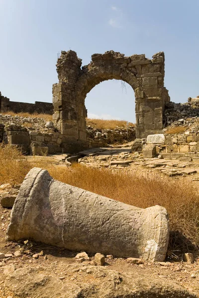 Pozůstatky kamenné budovy starověkého města Aspendos — Stock fotografie
