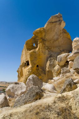 Mağaralar ile güzel eski rock kenti Cavusin.