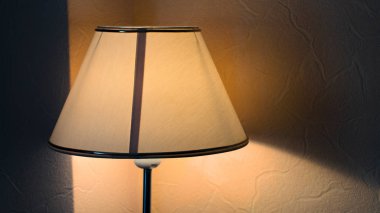 Vintage gece lambası sıcak sarı ışık tablo.