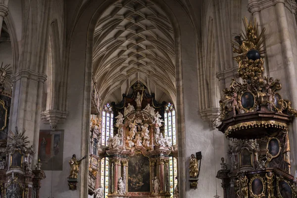 Avrupa. Graz. Avusturya Eylül 2018. Cathedral St. Catherine Graz iç görünüm