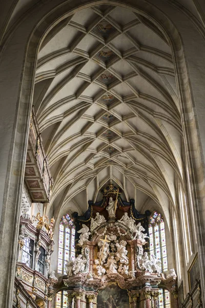 欧洲。格拉茨。2018年9月奥地利。圣凯瑟琳大教堂在格拉茨的内部看法 — 图库照片