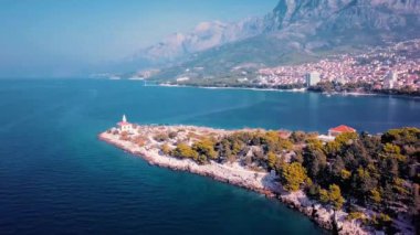 Avrupa. Hırvatistan. 4 k şehir Makarska Riviera dron üzerinden Makarska.View