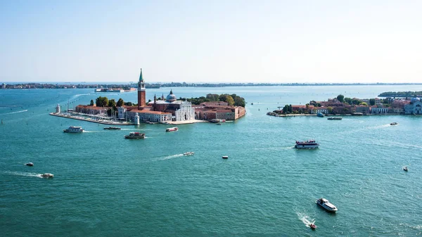 Luftaufnahme von Venedig und seinem Canal Grande an einem Sommertag — Stockfoto