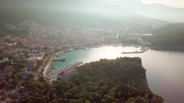 Hırvat Adriatic coast dron 4 k ile. Avrupa. Makarska